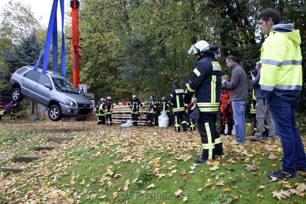 Einsatz BF Koeln PKW im See Koeln Esch P138.JPG - Miklos Laubert